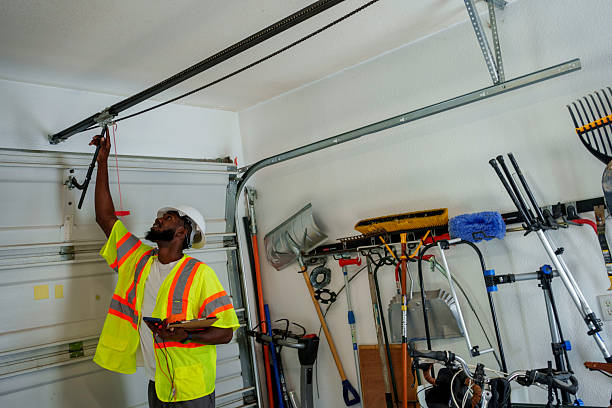 Professional Garage Door Maintenance technician working in Edgewood, TX